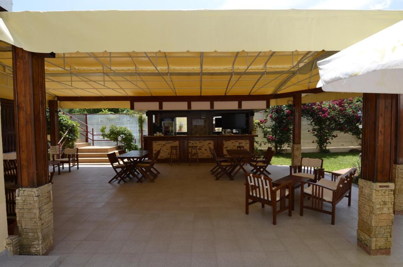 Hotel Intim Costinesti Exterior photo