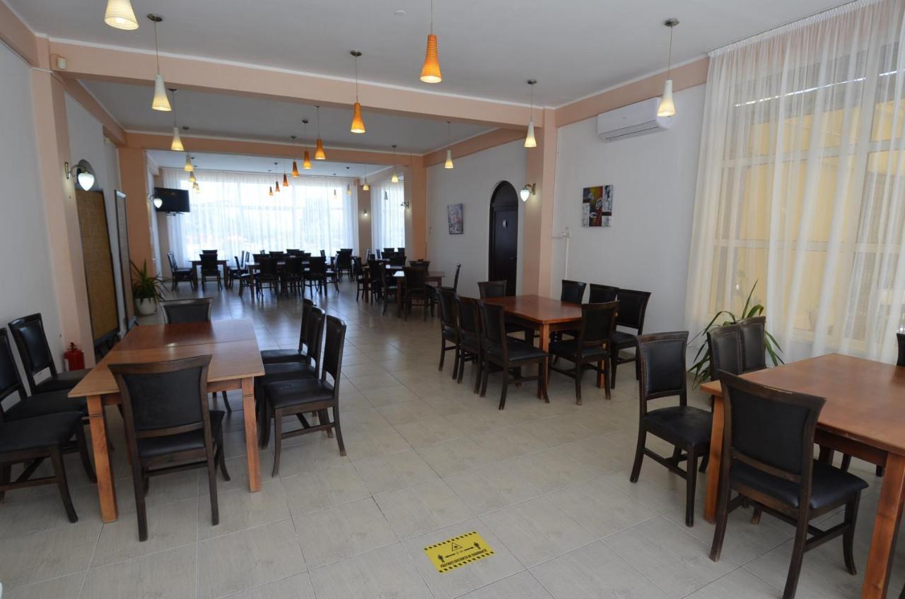 Hotel Intim Costinesti Exterior photo